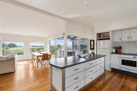 Range View House 23 Bristow Smith Ave Goolwa South-No Linen Included - Holiday Cairns 0
