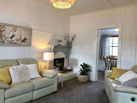 Recreation Cottage - Holiday Cairns 0