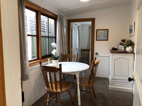 Recreation Cottage - Holiday Cairns 2