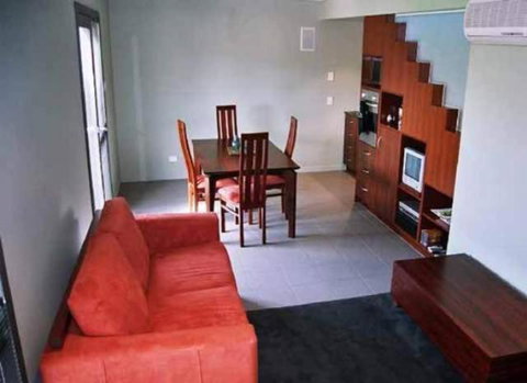 Red Brier Cottage Accommodation - Holiday Cairns 2