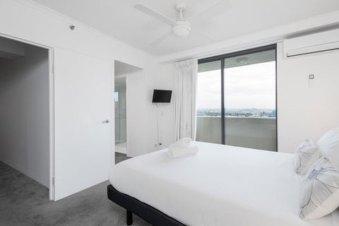 Astra Apartments Brisbane CBD - Holiday Cairns 2