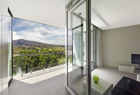 Astra Apartments Canberra - Manhattan - Holiday Cairns 3
