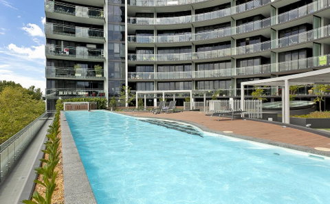Astra Apartments Canberra - Manhattan - Holiday Cairns 0