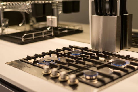 Astrina Deluxe 2 Bedroom - Holiday Cairns 2