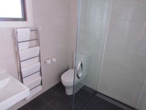 Augathella Motel & Caravan Park - Holiday Cairns 1