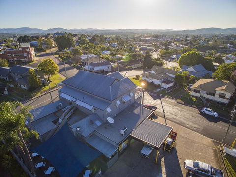 Australian Hotel - Gympie - Holiday Cairns 1