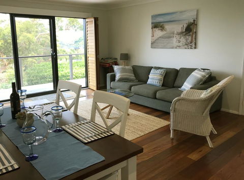 Avalon Seashells 2 Bedroom Apartment With Pool - Holiday Cairns 2
