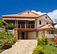 Away on Massinger Street - Holiday Cairns