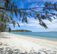Azure on Geoffrey Bay - Holiday Cairns