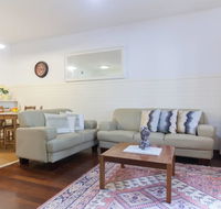 B2 Broadway Abode close to Swan River UWA  Hospitals - Holiday Cairns
