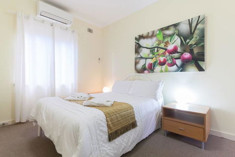 B5 Close To Nedlands, Cafes, Swan River, SCGH & UWA - Holiday Cairns 1