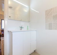B7 Close to UWA Swan River Cafes and The New Children's Hospital - Holiday Cairns