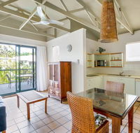 Baden 11 - Rainbow Shores Couples Beachside Escape Aircon Pools - Holiday Cairns