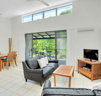 Baden 46 - Rainbow Shores Walk To Beach Top Floor Air conditioned Unit Pools - Holiday Cairns