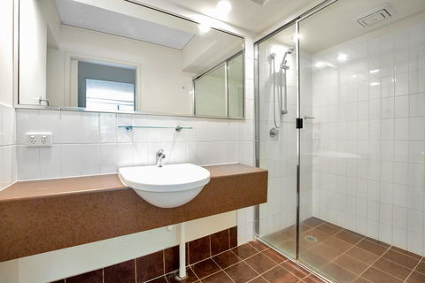 Baden 61 - Rainbow Shores, Air Conditioned Unit, Walk To Beach, Pool, Tennis Court - Holiday Cairns 2