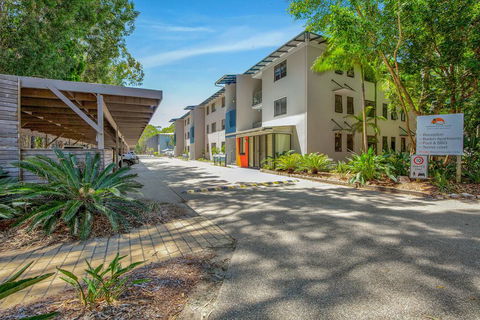 Baden 61 - Rainbow Shores, Air Conditioned Unit, Walk To Beach, Pool, Tennis Court - Holiday Cairns 1