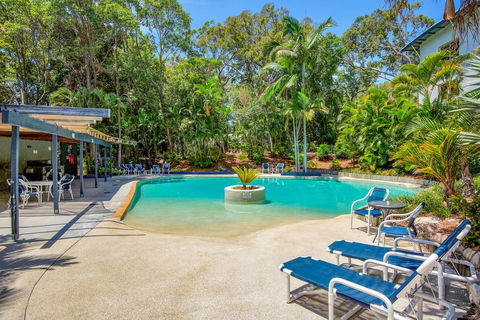 Baden 72 - Rainbow Shores, Stroll To The Beach, Air Con, Swimming Pools - Holiday Cairns 2