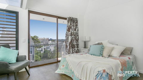 Balmain Bombshell Executive & Family Retreat - Holiday Cairns 3