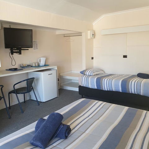 Bamboo Motor Inn - Holiday Cairns 3