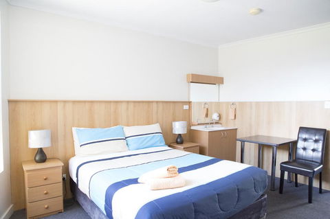 Bamboo Motor Inn - Holiday Cairns 1