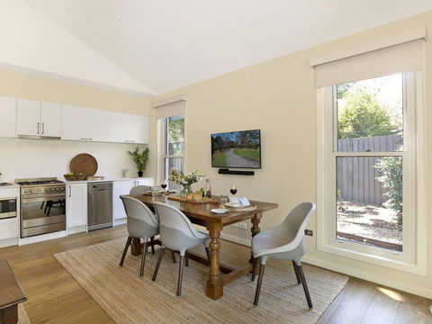 Banyula Annex - Stylish And Contemporary Retreat - Holiday Cairns 2