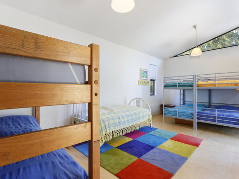 Barefoot Beach House - Holiday Cairns 1