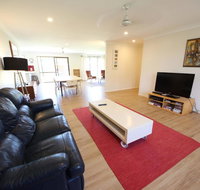 Barefoot Bungalow at Hat Head - Holiday Cairns