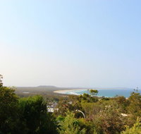 Barefoot 32 Skyline Crescent Crescent Head - Holiday Cairns