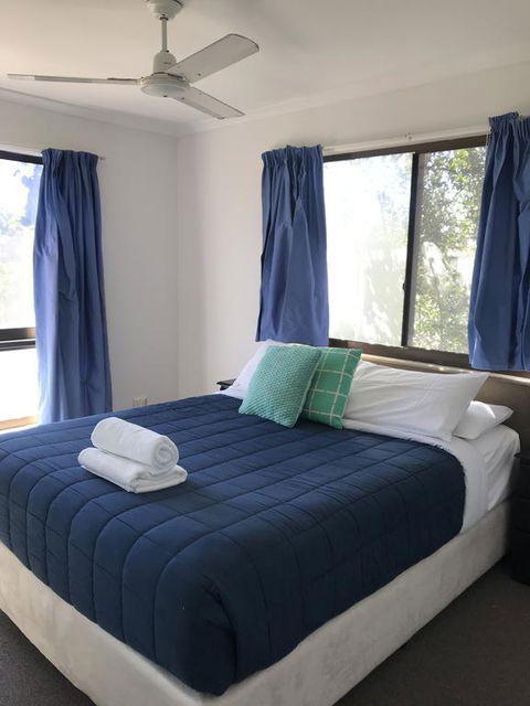Bargara Beach Motor Inn - Holiday Cairns 1