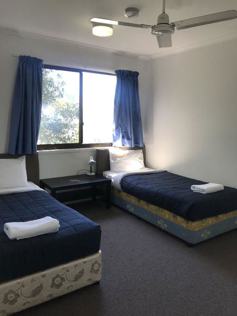 Bargara Beach Motor Inn - Holiday Cairns 2