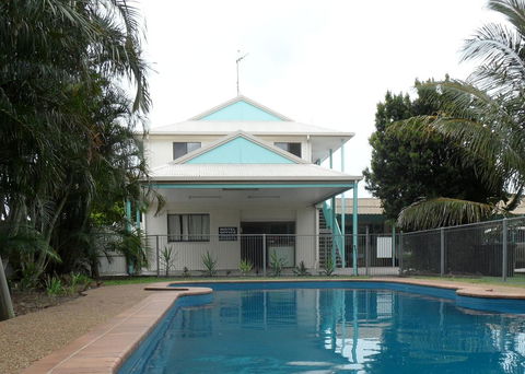 Bargara Beach Motor Inn - Holiday Cairns 0