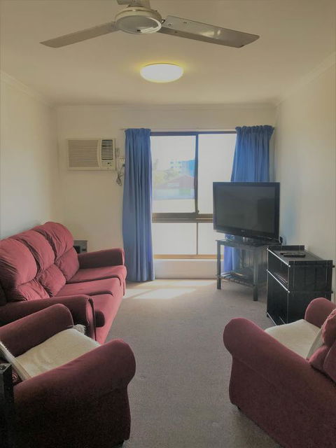 Bargara Beach Motor Inn - Holiday Cairns 3