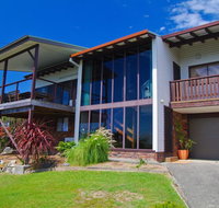 Barrels Beach House 28 Dulconghi Street - Holiday Cairns