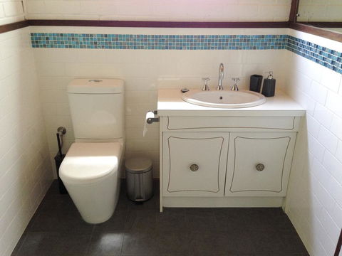 Base BnB - Holiday Cairns 3