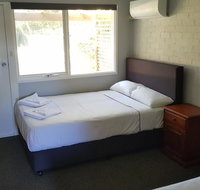 Bateau Bay Hotel - Holiday Cairns