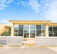 Bayview no 2 - Next to the Beach - Holiday Cairns