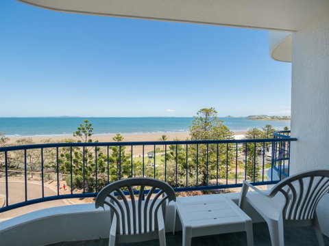 Bayview Tower - Holiday Cairns 2