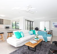 Beach Breeze Holiday House - Holiday Cairns