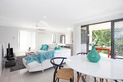 Beach Breeze Holiday House - Holiday Cairns 3