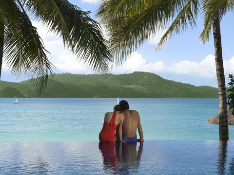 Beach Club - Holiday Cairns 0