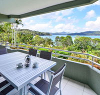 Beach Front Lagoon Lodge Apartments - Holiday Cairns