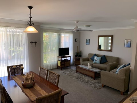 Beach Haven Villa - Holiday Cairns 0