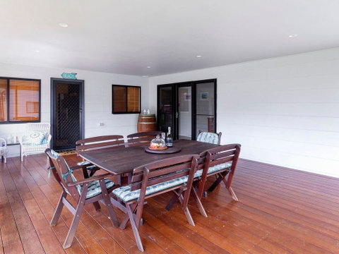 Beach House - Holiday Cairns 2