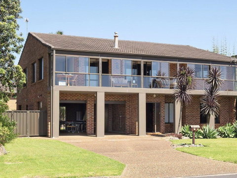 Beach House On Jones Beach - Kiama Accommodation - Holiday Cairns 0