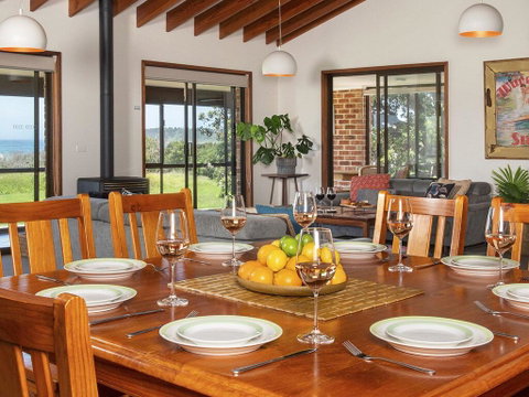 Beach House On Jones Beach - Kiama Accommodation - Holiday Cairns 2