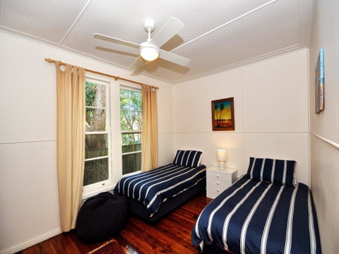 Beach Shack - Holiday Cairns 3