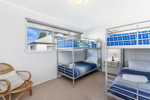 Beach Terrace 4 - Holiday Cairns 3