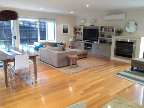 Beachcomber - Holiday Cairns 1