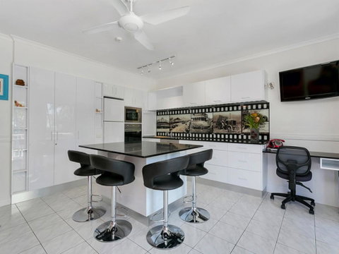 Beachfront Apartment Agincourt Clifton Beach - Holiday Cairns 1