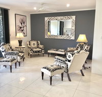 Beachfront Apartment- Paringa - Holiday Cairns